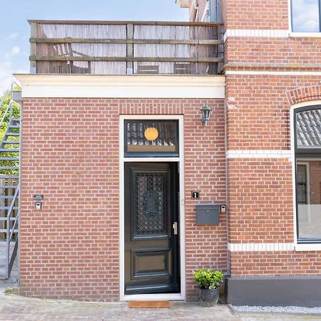 Sfeervol Verblijf In Oude Gemeentehuis Eenrum. Экстерьер фото