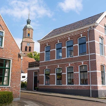 Sfeervol Verblijf In Oude Gemeentehuis Eenrum. Экстерьер фото