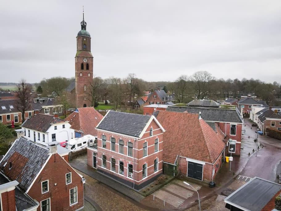 Sfeervol Verblijf In Oude Gemeentehuis Eenrum. Экстерьер фото