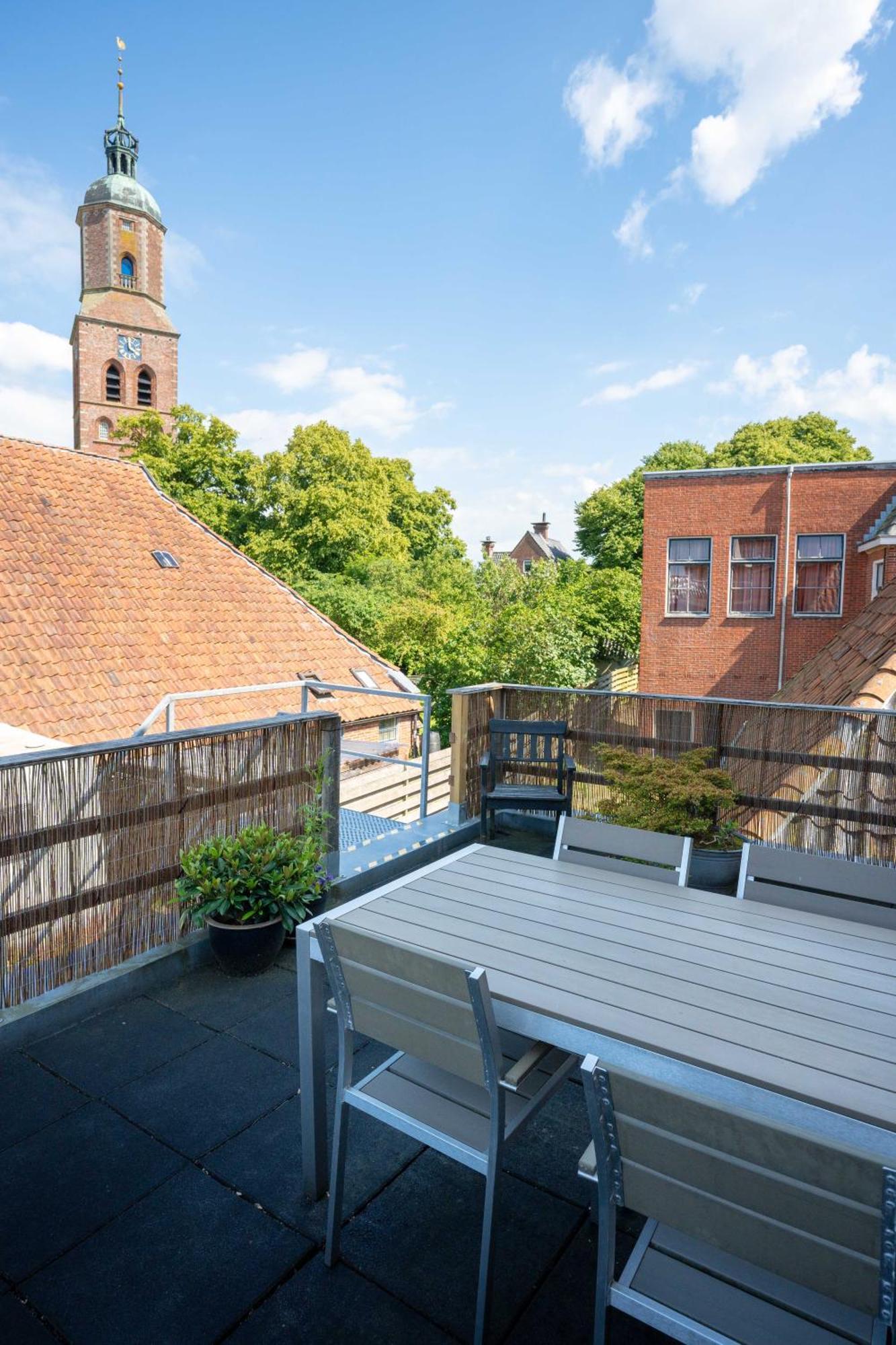 Sfeervol Verblijf In Oude Gemeentehuis Eenrum. Экстерьер фото